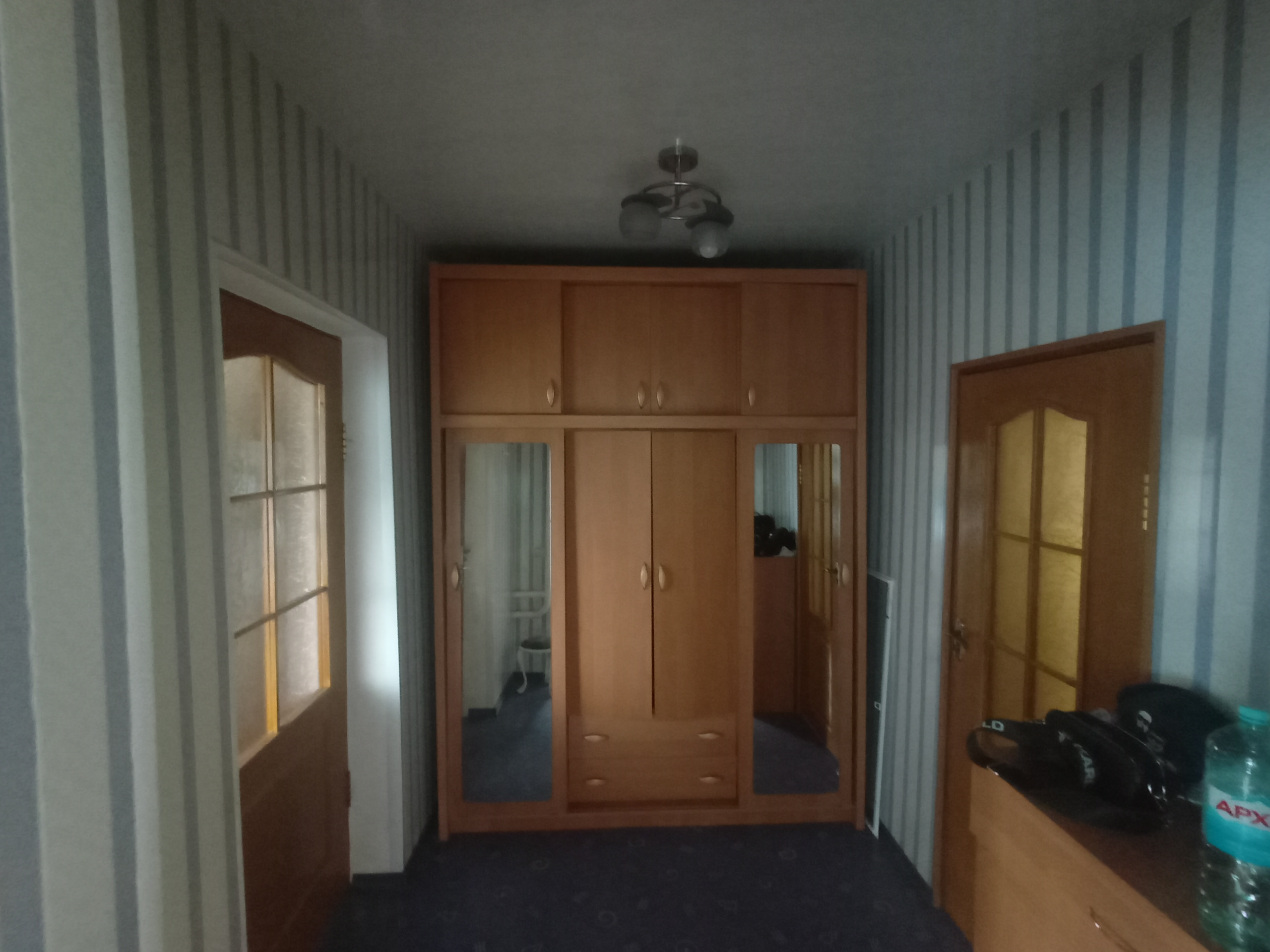 Продажа дома 77,7 м² в Артемовском районе (п. Кассиора, 4-й Каспийский проезд) ✅ 5 комнат, косметический ремонт ✅ Полностью готов к проживанию — мебель и техника остаются ✅ Газ, вода, электричество — всё заведено ✅ Пластиковая разводка, окна ПВХ, газовый котёл, бойлер ✅ Просторный двор (плитка), гараж, навес,...